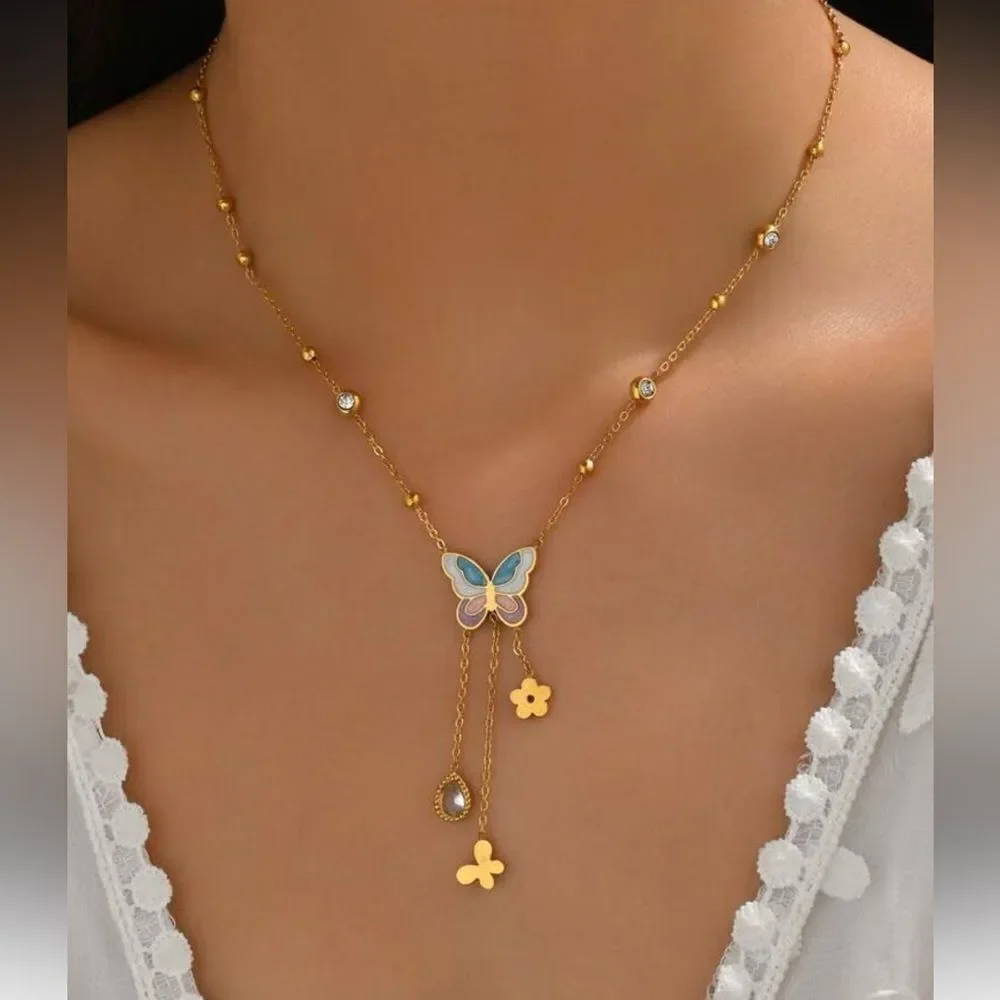 Elegant Gold Butterfly Necklace A1556